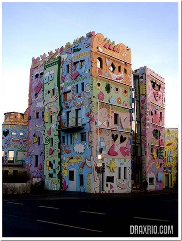 Happy-Rizzi-House3