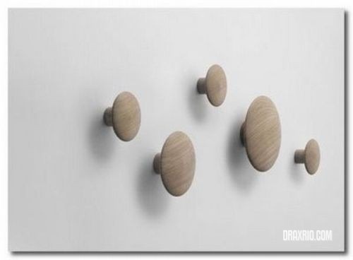 [coat_hangers_05[4].jpg]