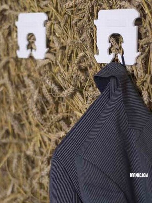 coat_hangers_11
