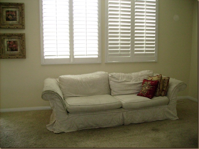 Missy family room before 001