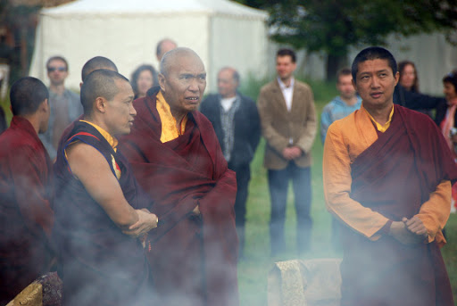 Gesar Festival Lhasang (C) Sean Raggett 2008