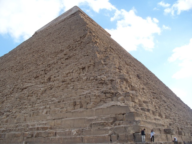 [12-29-2009 062 Giza Pyramids[2].jpg]