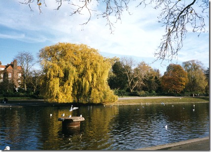 boating at london's regents park