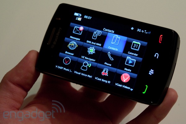 [blackberry-storm2-hands-on-50-sm[4].jpg]