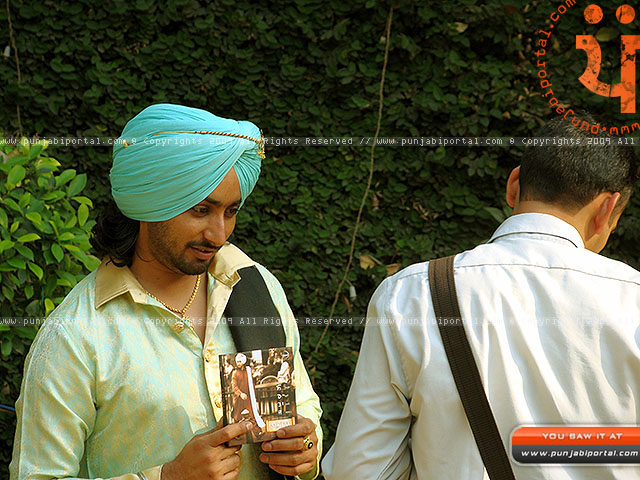 Satinder Sartaaj with his Music Album Sartaaj Satinder Sartaaj with his Music Album Sartaaj