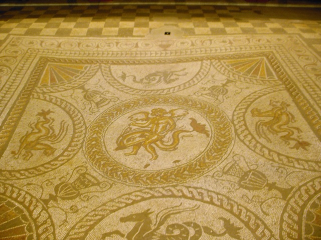 [Fishbourne Roman Palace 020[2].jpg]