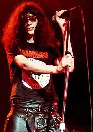 [joey-ramone[3].jpg]