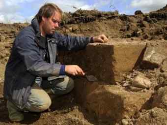 Archaeologist Mark Graham at work Archaeologist Mark Graham at work