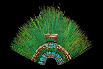 This is an unprecedented collaboration project between museums headed towards a better understanding of the headdress, which efforts have been intensified during the administration of President Felipe Calderon. Photo: Courtesy Kunsthistorisches Museum, Vienna. Moc-1-y-2
