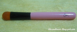 charm concealer brush, by bitsandtreats