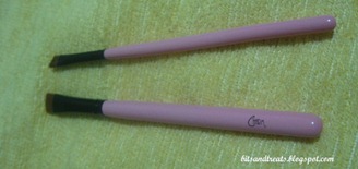 charm flat and angled liner brush, by bitsandtreats