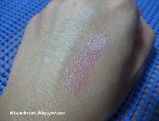 wet n wild enamore lipstick swatch, by bitsandtreats