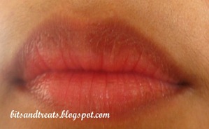 nivea fruity shine strawberry lip balm lip swatch, by bitsandtreats