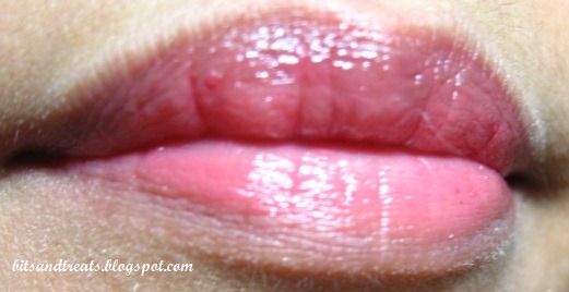 [lip ice colored lip balm in candy apple lip swatch, by bitsandtreats[5].jpg]
