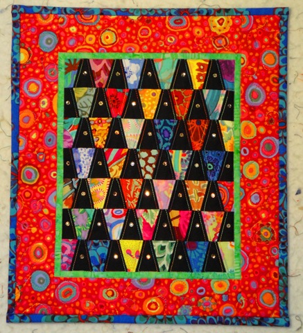 [puting on the glitz mini quilt 2[3].jpg]