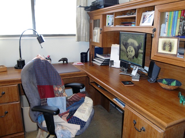 [desk[4].jpg]