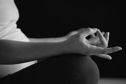 [prenatal yoga 2[3].jpg]