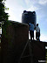 plaatsing van watertank op de watertoren