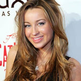 Ashley Leggat 8.jpg