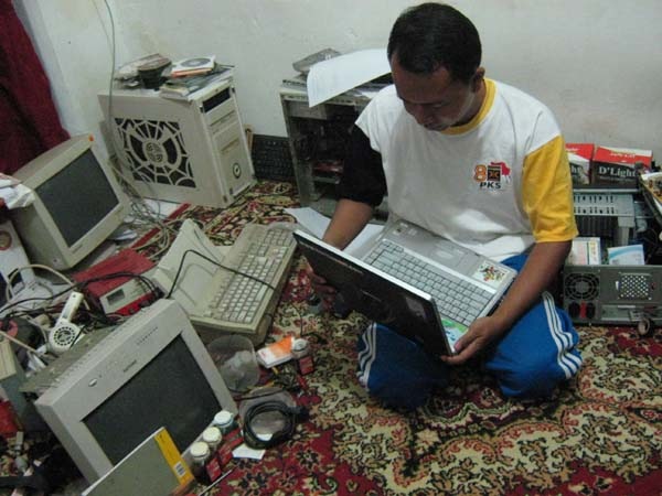 [laptopdanaolih3.jpg]