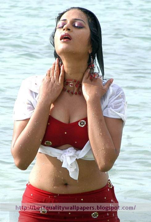 [Shradda_das_in_beach_001[3].jpg]