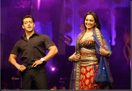 Salman-Khan-Sonakshi-Sinha-walk-the-ramp-at-IIFA-Awards-20103