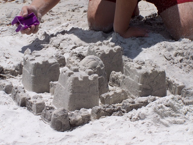 [The end result of their sandcastle[2].jpg]