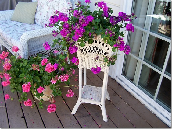 wicker plant stand