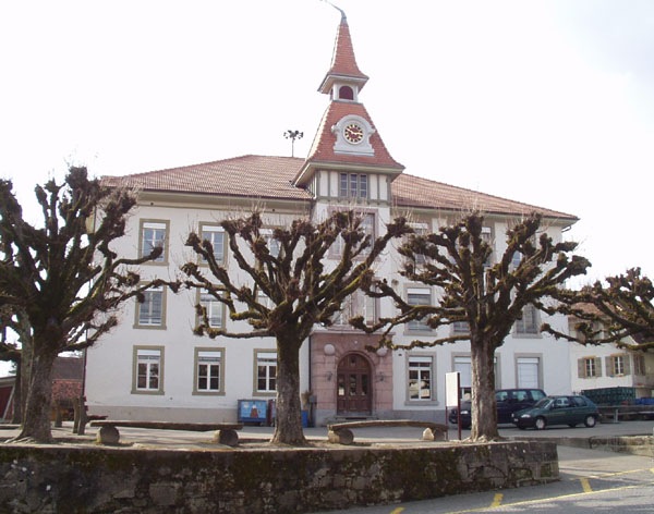 [Schulhaus Dorfstrasse5[6].jpg]