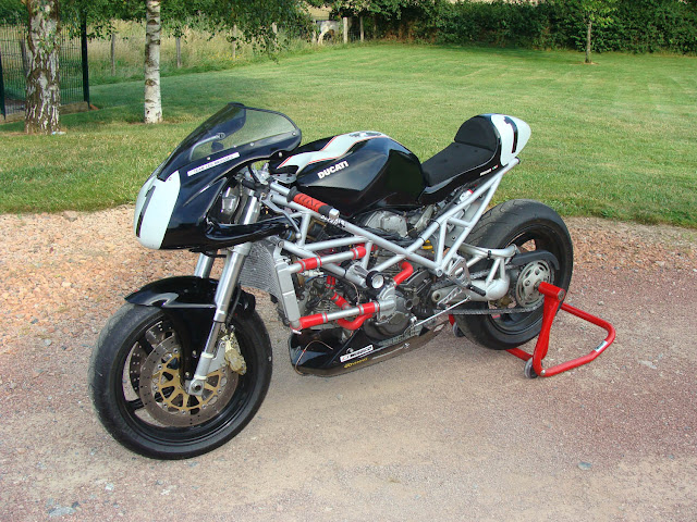 Y'a t'il des motards sur ce forum ? - Page 2 2010_6%20001