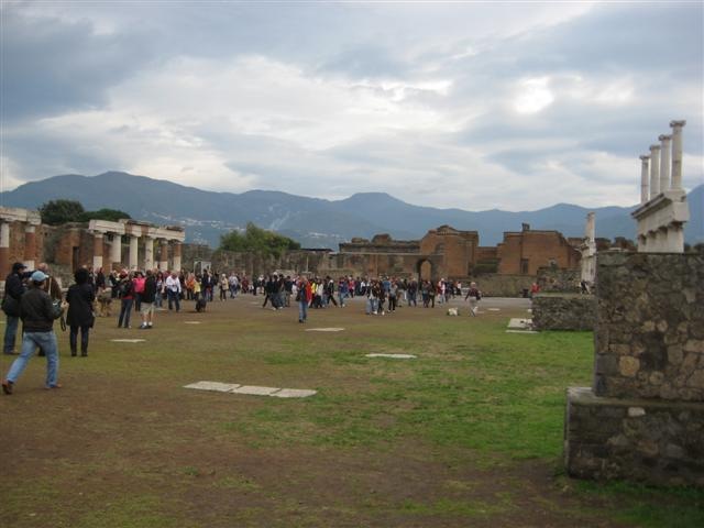 [PompeiiForumSmall2.jpg]