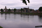 Paseo a la vera del r&iacute;o Ness