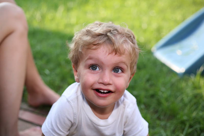 IMAGE: http://lh4.ggpht.com/_DHr-DIPDBrI/THc7MlSKBmI/AAAAAAAAJyk/uSriw88aqSg/s800/IMG_9707.JPG