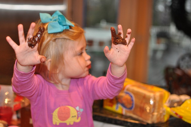 [tasting muffin batter 010111 (3)[3].jpg]