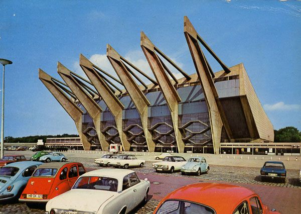 Cartes Postales Pop et  Kitsch des années 50, 70 et 70 - Pop and kitsch vintage postcards from the fifties, the sixties and the seventies : BREMEN - Stadthalle