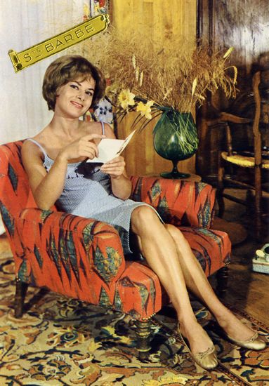 Cartes Postales Pop et  Kitsch des années 50, 70 et 70 - Pop and kitsch vintage postcards from the fifties, the sixties and the seventies : Femmes d'intérieur