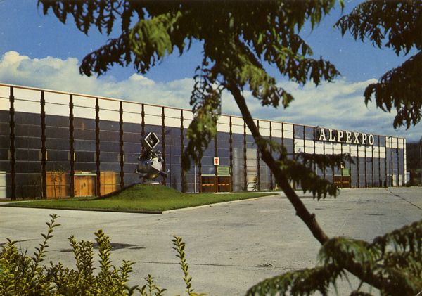Cartes Postales Pop et  Kitsch des années 50, 70 et 70 - Pop and kitsch vintage postcards from the fifties, the sixties and the seventies : GRENOBLE, ALPEXPO, Palais des expositions et des congrès