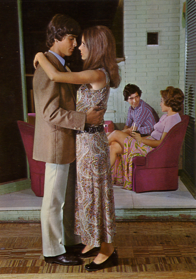 Cartes Postales Pop et  Kitsch des années 50, 70 et 70 - Pop and kitsch vintage postcards from the fifties, the sixties and the seventies : Groovy people, Jeunes gens modernes