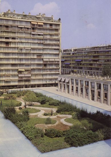 Cartes Postales Pop et  Kitsch des années 50, 70 et 70 - Douceur de vivre : BOULOGNE (92100 Hauts-de-Seine) Square St-Germain-des-Longs-Prés