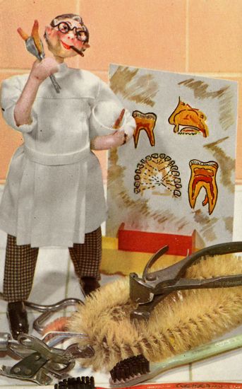 Cartes Postales Pop et  Kitsch des années 50, 70 et 70 - Pop and kitsch vintage postcards from the fifties, the sixties and the seventies : Mad doctors - Savants fous