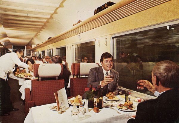 Cartes Postales Pop et  Kitsch des années 50, 70 et 70 - Pop and kitsch vintage postcards from the fifties, the sixties and the seventies : Bon voyage !