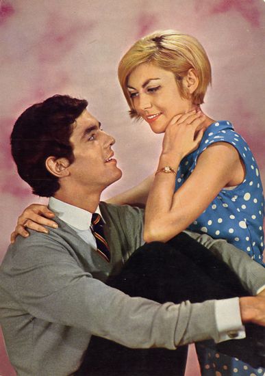 Cartes Postales Pop et  Kitsch des années 50, 70 et 70 - Pop and kitsch vintage postcards from the fifties, the sixties and the seventies : L'amour, encore et toujours