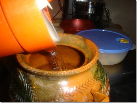 AGREGA AGUA PILONCILLO Y CANELA AGREGA AGUA PILONCILLO Y CANELA