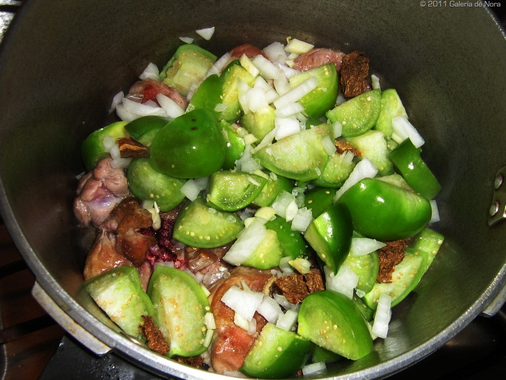 [ENTOMATADO-DE-PUERCO-910.jpg]