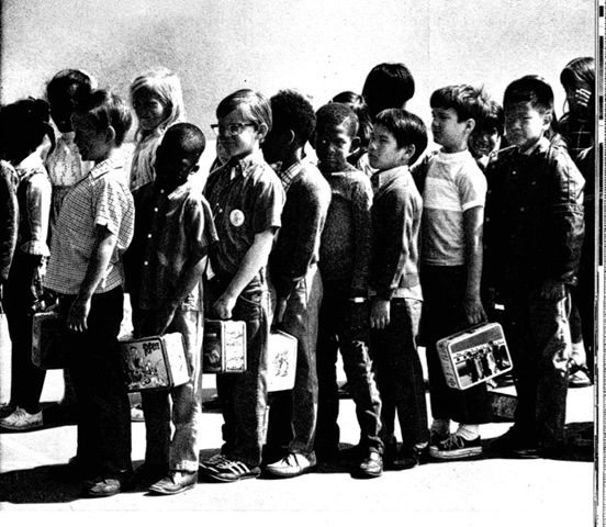 [boys in line[4].jpg]