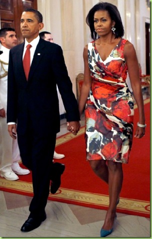 Michelle_Barack_Obama_award_posthumous_medal_of_honor_Bluefly_blog_FlyPaper-400