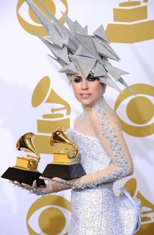 [03IN_GRAMMY_AWARDS__138492e[7].jpg]