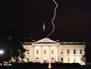 [whitehouse lightening strike[4].jpg]
