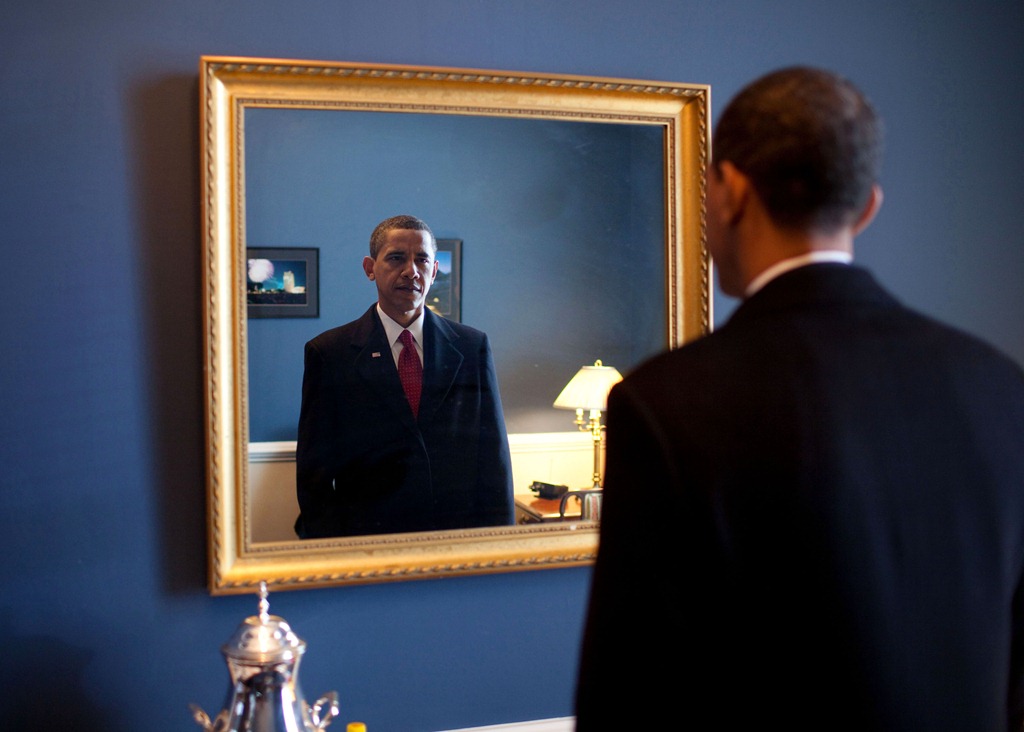 [obama-mirror1[4].jpg]