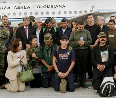 [Ingrid_Betancourt_chegada_4508.jpg]